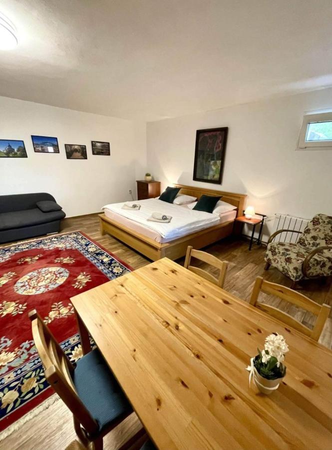Apartman Lipa Микулов Екстериор снимка
