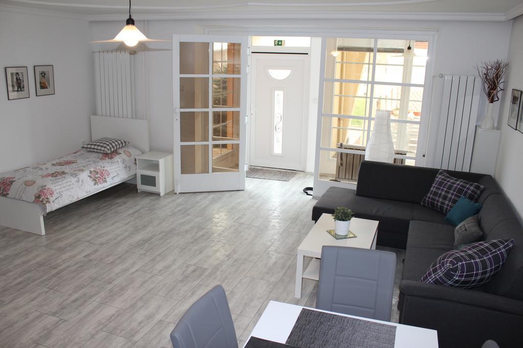 Apartman Lipa Микулов Стая снимка