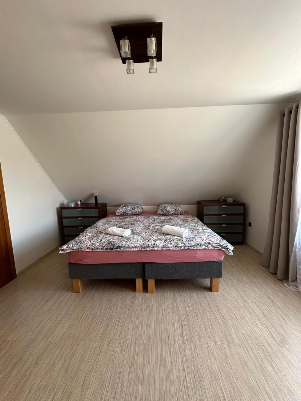 Apartman Lipa Микулов Екстериор снимка