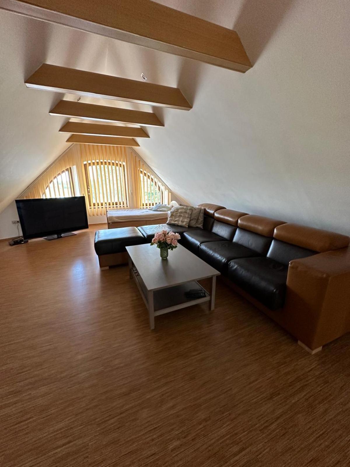 Apartman Lipa Микулов Екстериор снимка