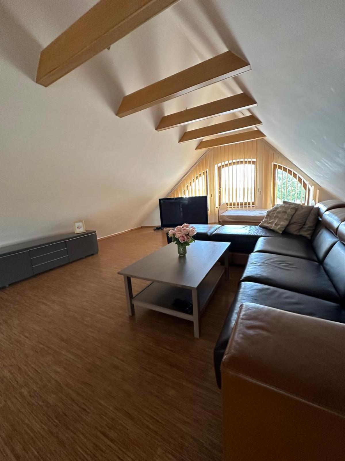 Apartman Lipa Микулов Екстериор снимка