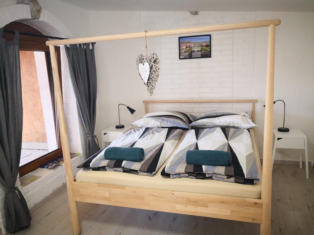 Apartman Lipa Микулов Екстериор снимка