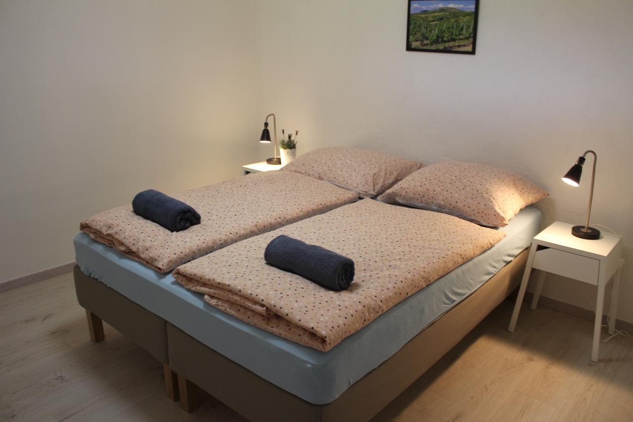 Apartman Lipa Микулов Екстериор снимка