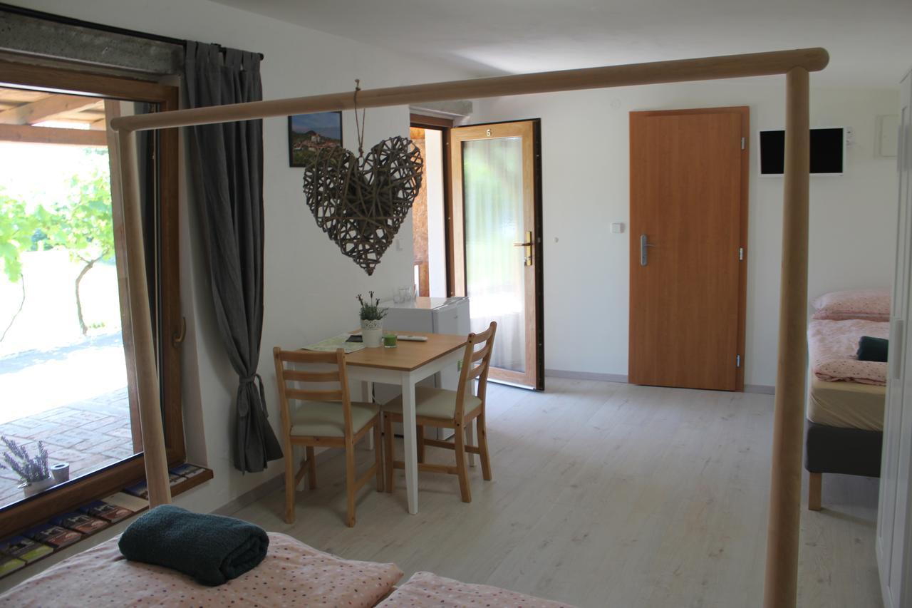 Apartman Lipa Микулов Екстериор снимка